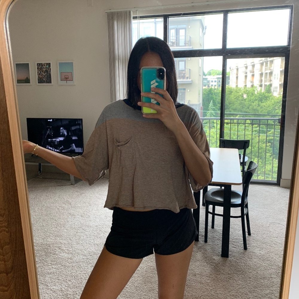 off shoulder/ wide shoulder crop